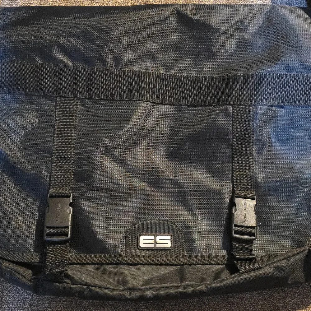 Black Men's Messenger Bag